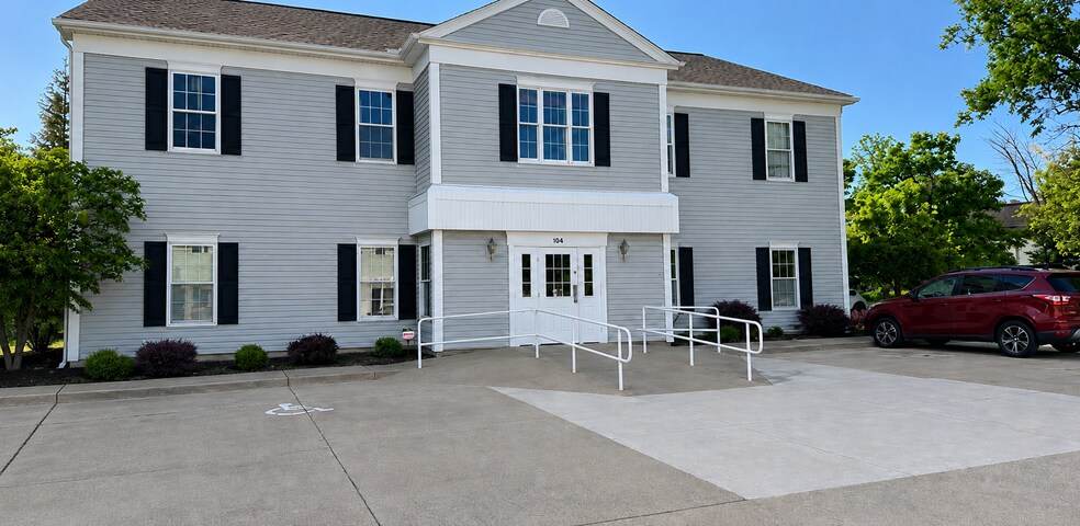 More Photos Of 698 E Washington St, Medina Office For Lease