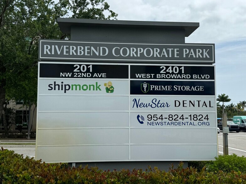 More Photos Of 2401 W Broward Blvd, Fort Lauderdale Self Storage For Lease