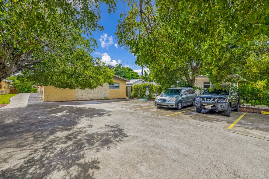 More Photos Of 920 S K St, Lake Worth Apartments For Sale