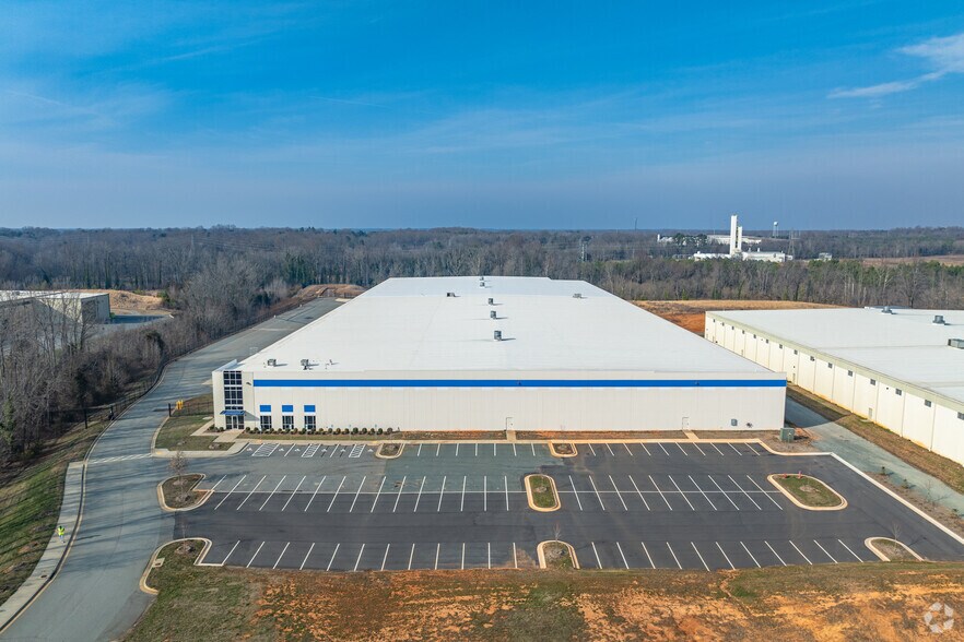 More Photos Of 2350 Corporate Park Drive, Mebane Warehouse For Lease