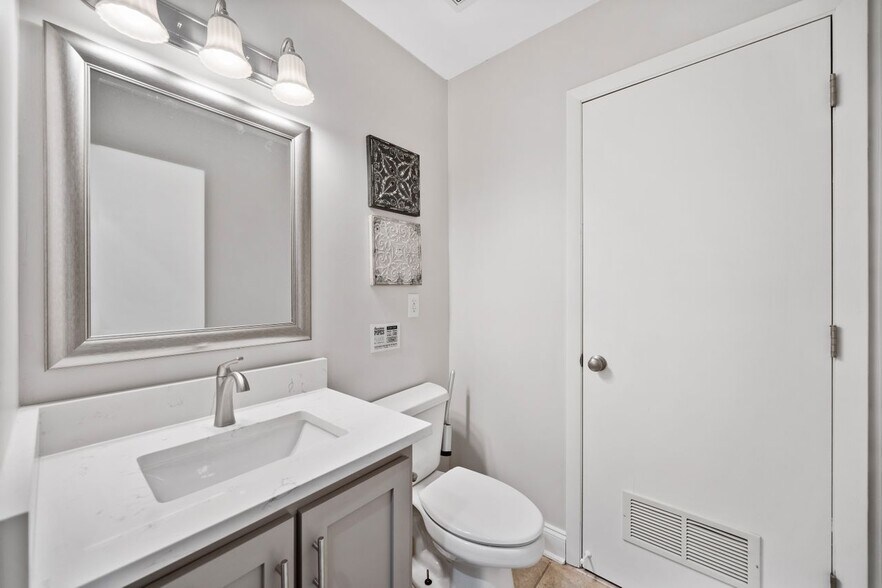 More Photos Of 600 Bld C Houze Way, Roswell Medical For Lease