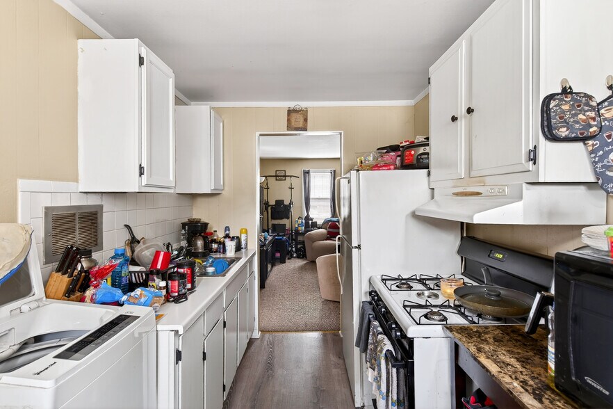 More Photos Of 5476 Broadway St, Lancaster Storefront Retail Residential For Sale