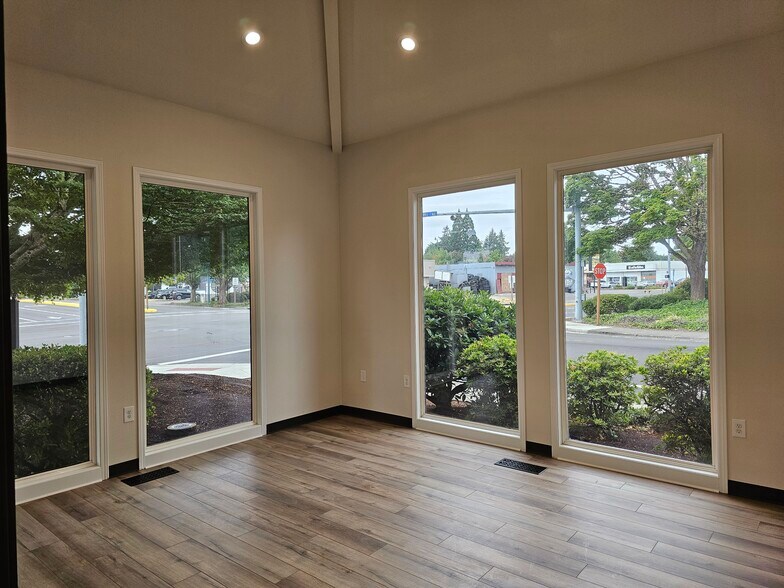 More Photos Of 4300-4310 Cherry Ave NE, Keizer Office For Lease