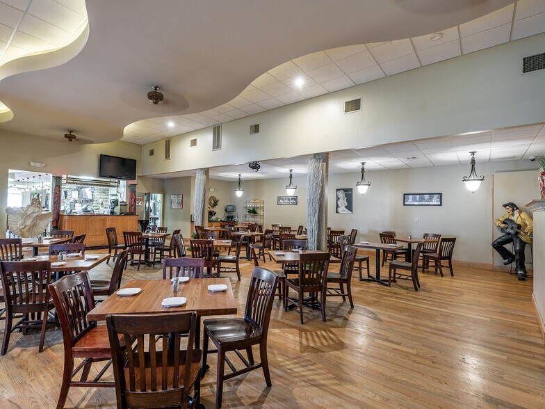 More Photos Of 388 Broad St, Bristol General Retail For Sale