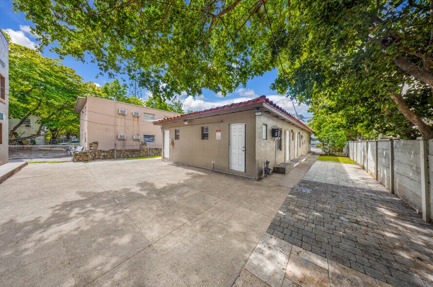 More Photos Of 1035 NW 4th St, Miami Apartments For Sale
