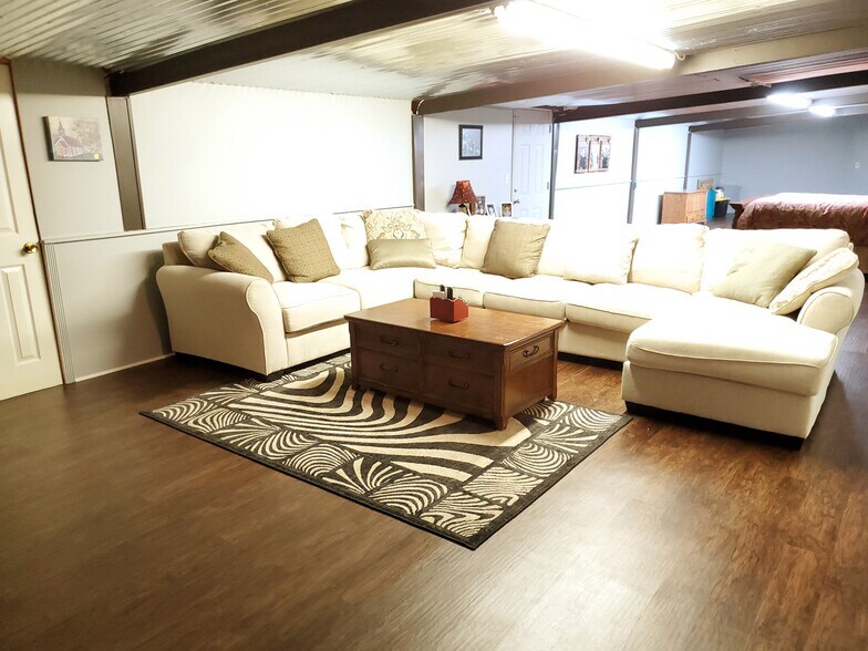 More Photos Of , Hamilton General Retail For Sale