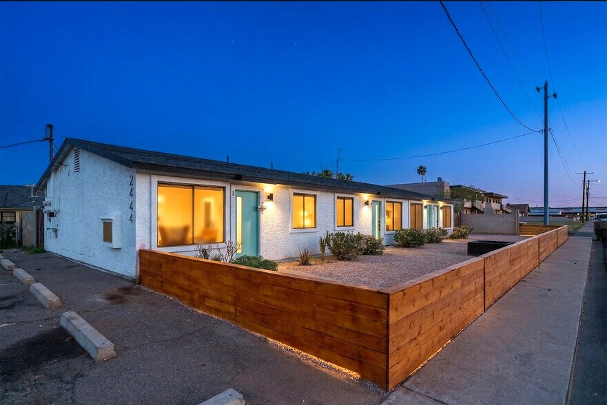 More Photos Of 2444 E Willetta St, Phoenix Apartments For Sale