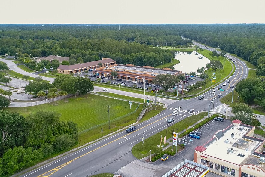 More Photos Of 4325 Lynx Paw Trail, Valrico General Retail For Lease