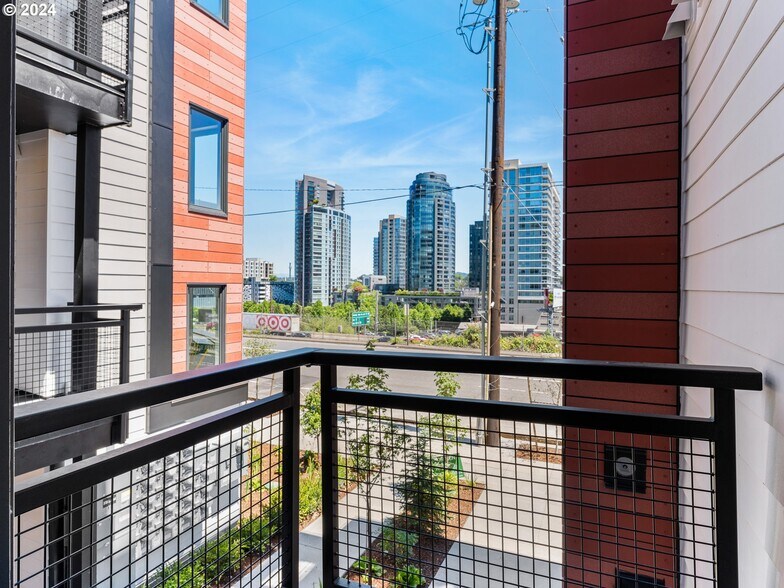 More Photos Of , Portland Multifamily For Sale