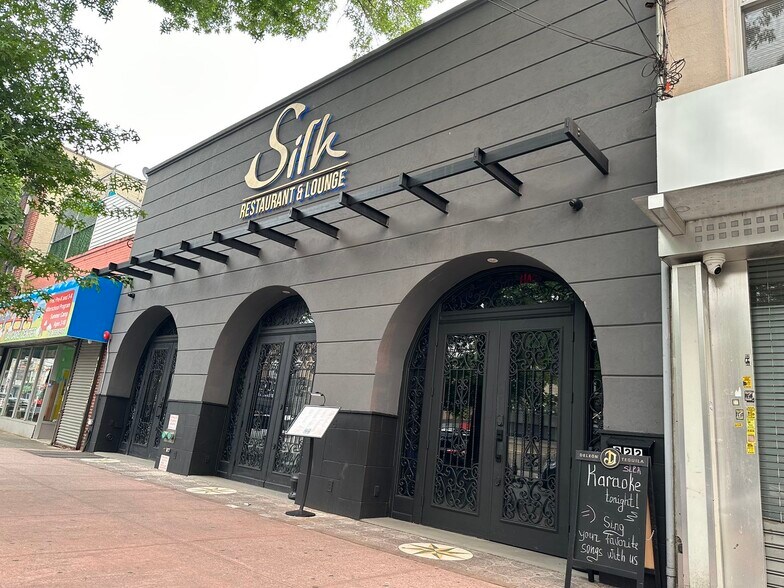 More Photos Of 222 Avenue U, Brooklyn Restaurant For Sale