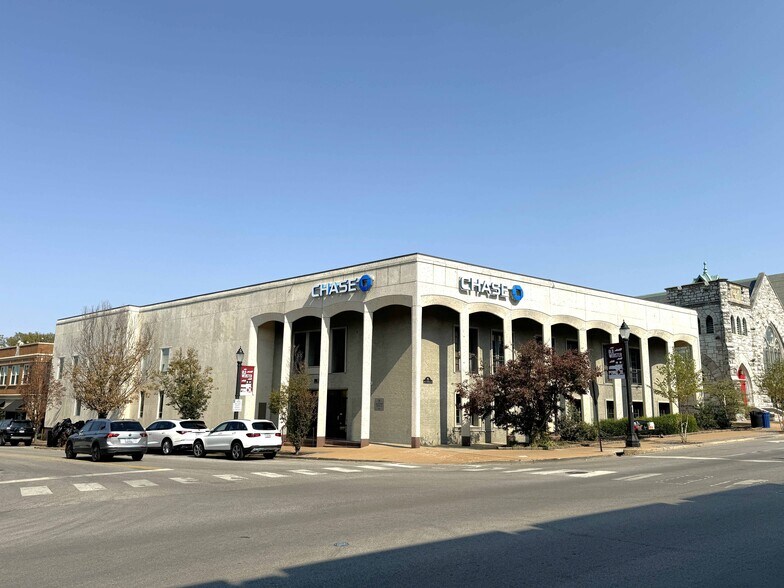 More Photos Of 75 W Lockwood Ave, Webster Groves Loft Creative Space For Lease