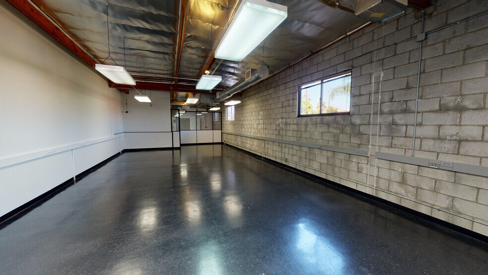 More Photos Of 6151-6159 Santa Monica Blvd, Los Angeles Showroom For Lease