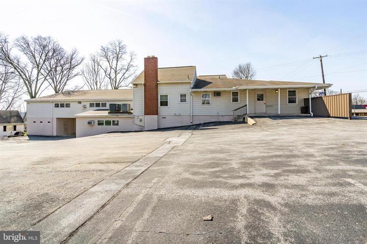 More Photos Of 915 N Hanover St, Elizabethtown Medical For Sale