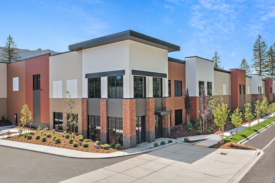More Photos Of 44003 SE Tanner Rd, North Bend Warehouse For Lease