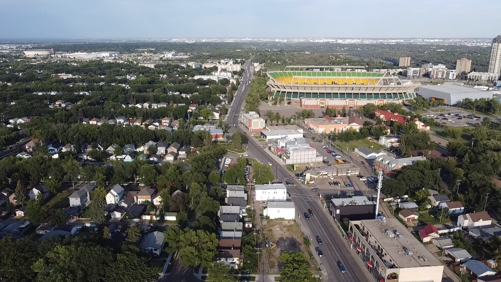 More Photos Of 9210 111th Ave NW, Edmonton Storefront For Sale