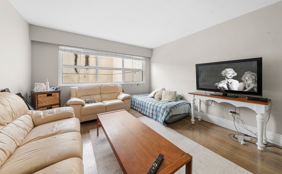 More Photos Of 605 Third Av, New Westminster Apartments For Sale