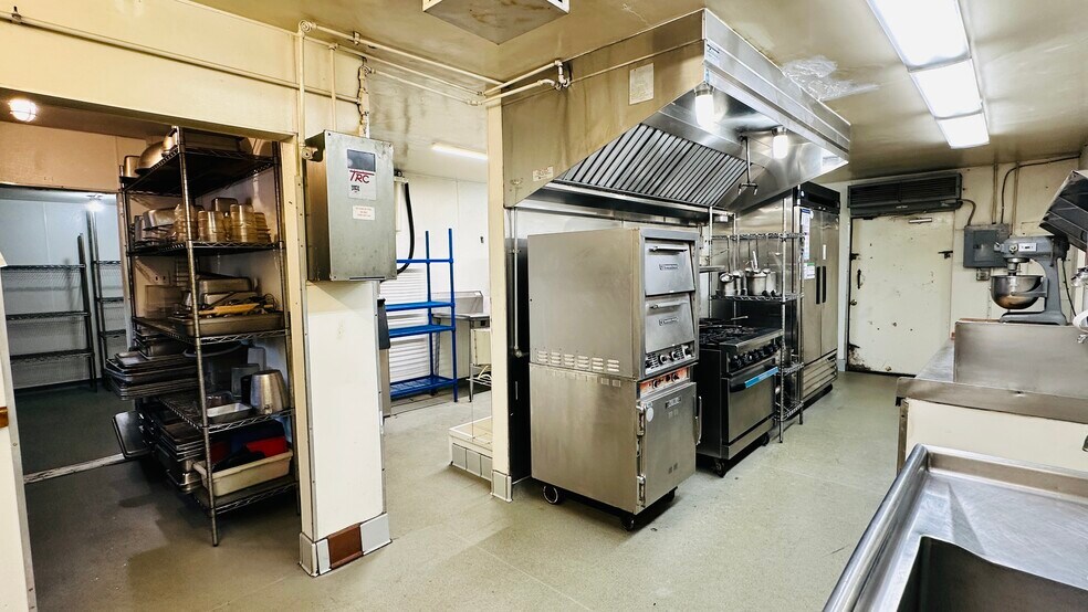 More Photos Of 54905 N Circle Dr, Idyllwild-Pine Cove Restaurant For Lease