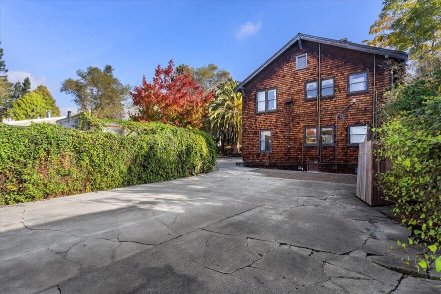 More Photos Of 2702 Dana St, Berkeley Medical For Sale