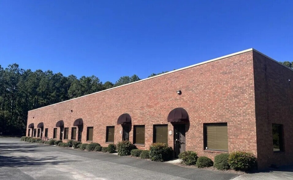 Primary Photo Of 1049 Industrial Ct, Suwanee Warehouse For Lease