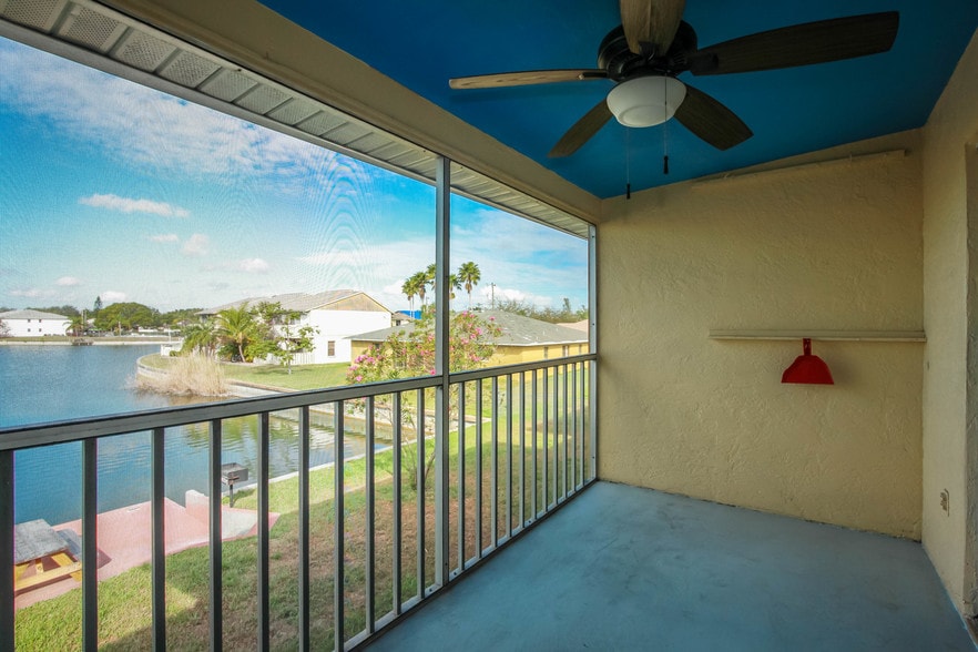 More Photos Of 706 SE 13th Ct, Cape Coral Apartments For Sale