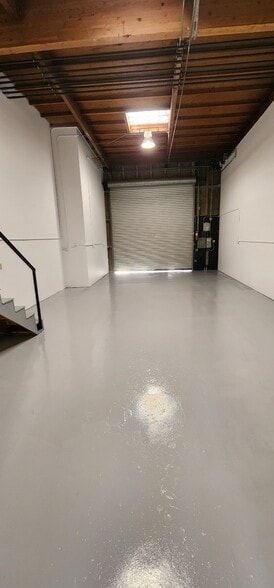 More Photos Of 2057 Goodyear Ave, Ventura Manufacturing For Sale