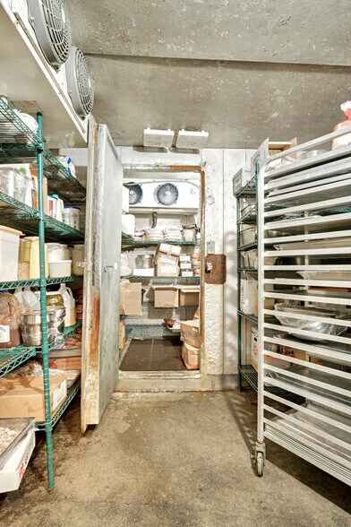 More Photos Of 2214 Stoner Ave, Los Angeles Freestanding For Lease