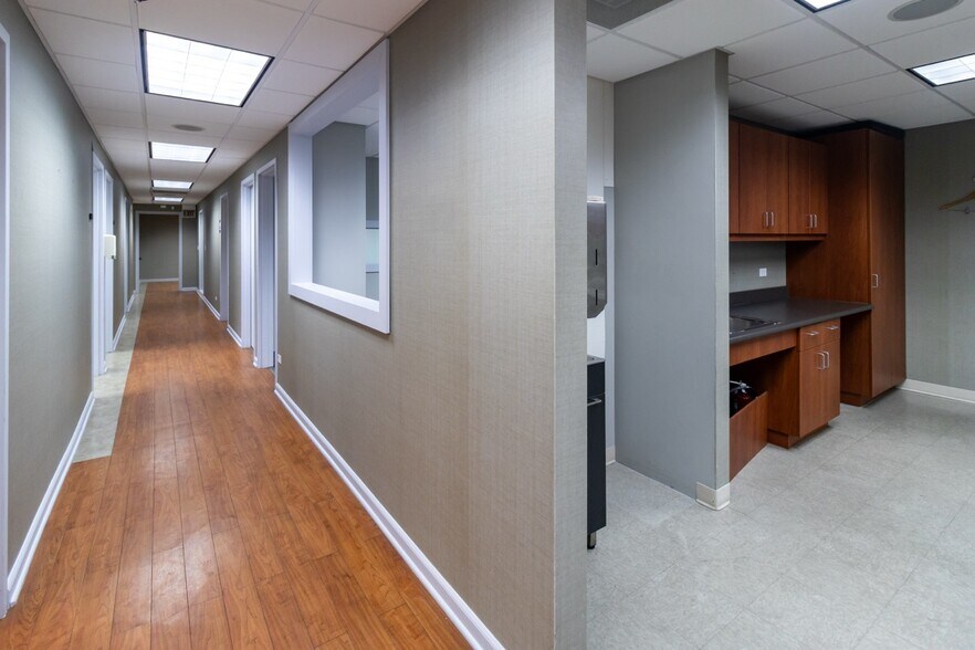 More Photos Of 2400 N Ashland Ave, Chicago Medical For Lease