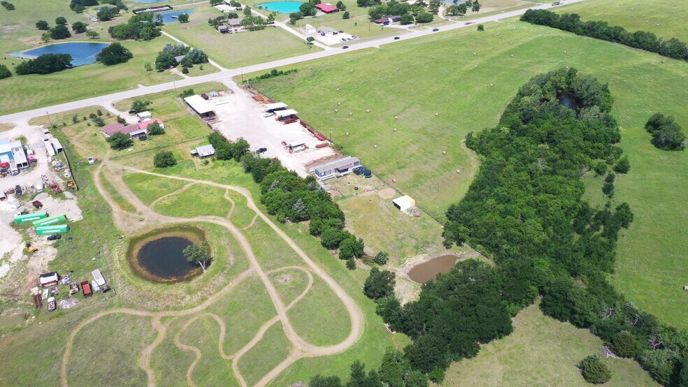 More Photos Of 8340 State Highway 78 N, Blue Ridge General Retail For Sale