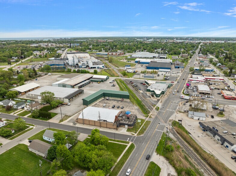 More Photos Of 2419 Lapeer Rd, Port Huron General Retail For Sale