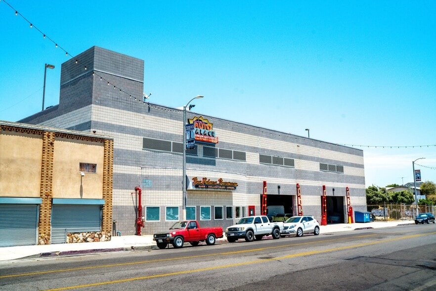 More Photos Of 460 W 5th St, San Pedro Parking Garage For Lease