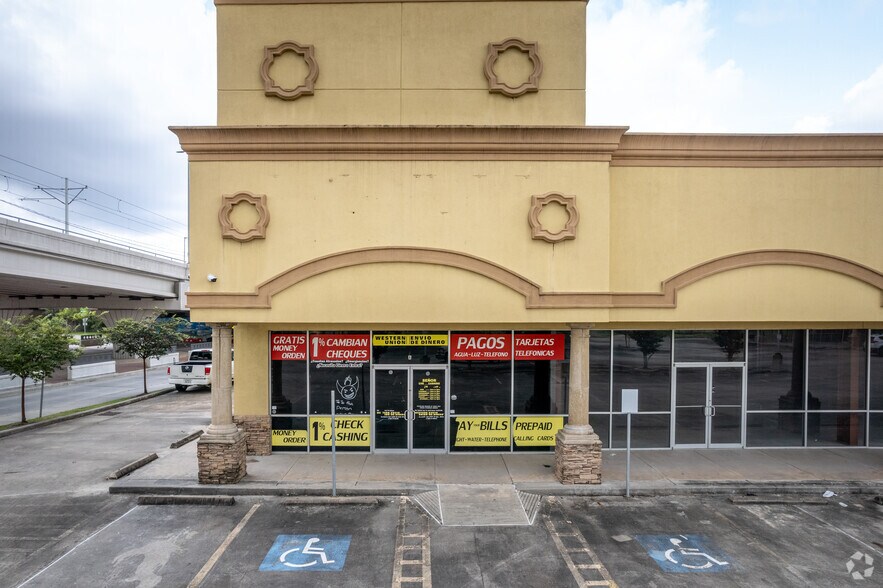 More Photos Of 6215 Harrisburg Blvd, Houston Storefront Retail Office For Sale