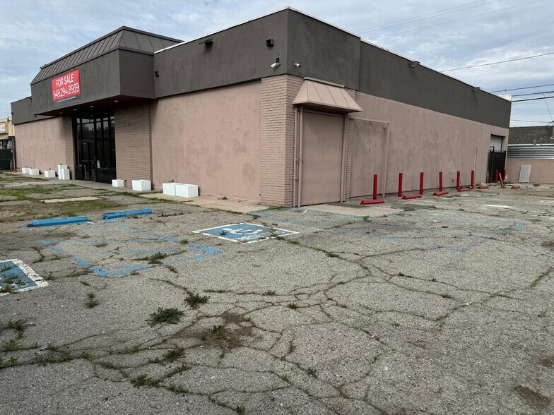 More Photos Of 2625 E Carson St, Carson Supermarket For Sale