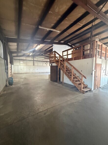 More Photos Of 3861 US-54, Linn Creek Industrial For Lease