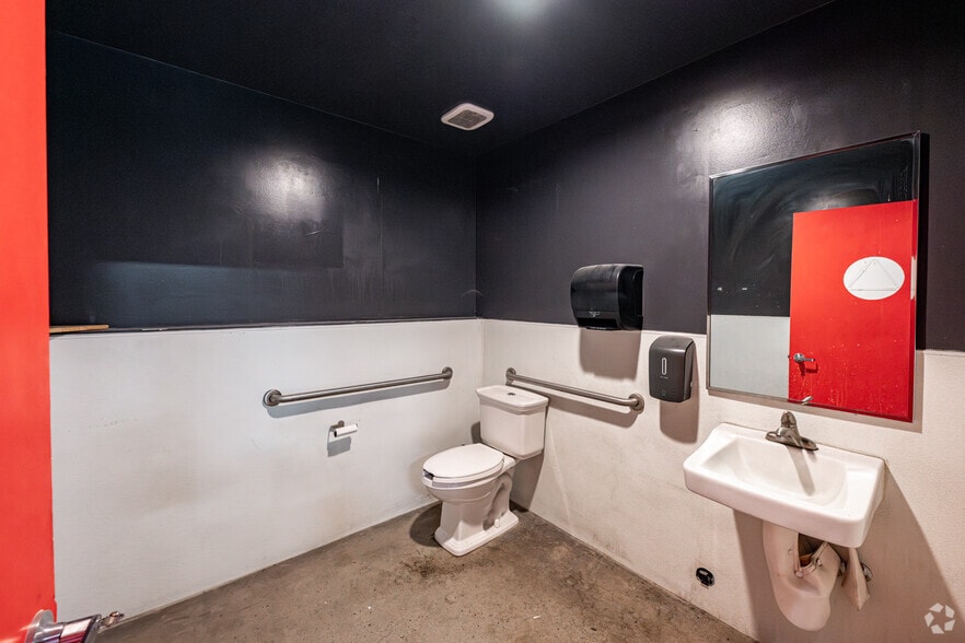 More Photos Of 256 Stowell St, Upland Unknown For Lease