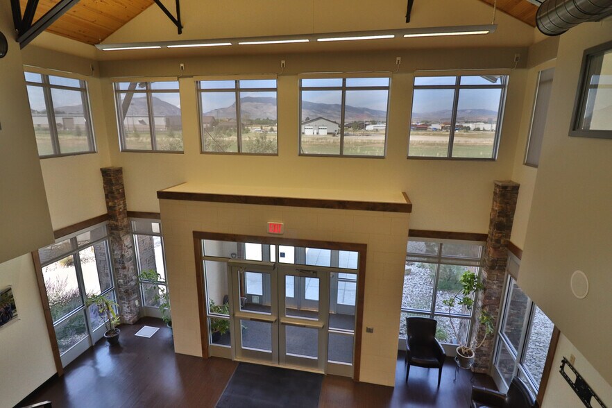 More Photos Of 502 33rd St, Cody Medical For Sale