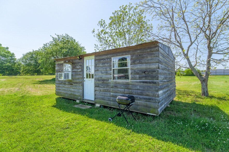 More Photos Of 233 FM 161 N, Hughes Springs Trailer Camper Park For Sale