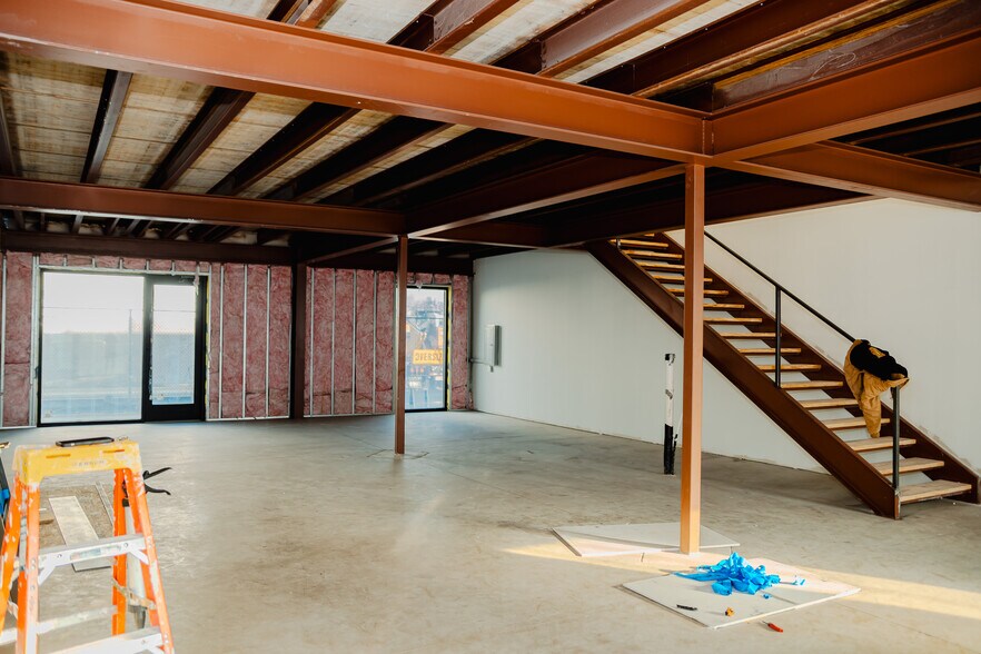 More Photos Of 4750 Iberia Ave, Dallas Office Residential For Sale