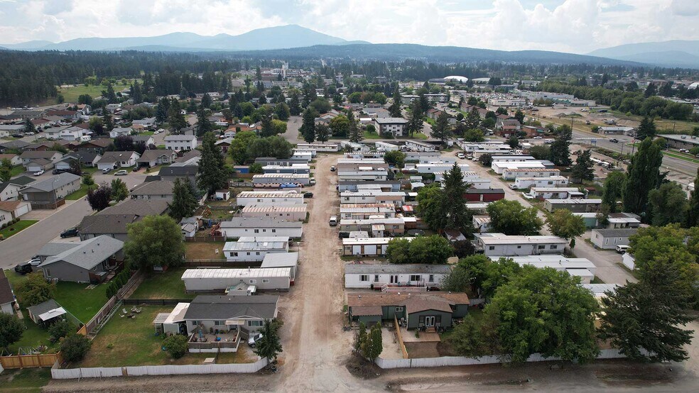 More Photos Of 2025 N 10th St, Cranbrook Manufactured Housing Mobile Home Park For Sale
