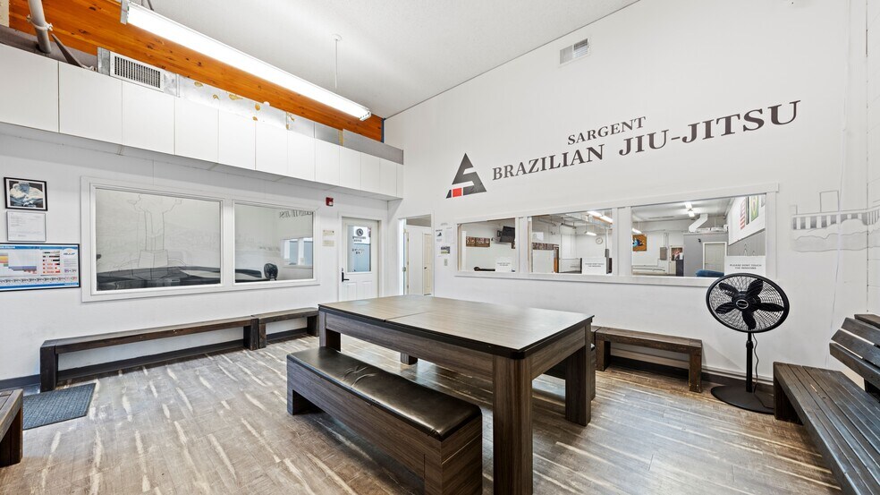 More Photos Of 905 S 2nd Ave, Walla Walla General Retail For Sale