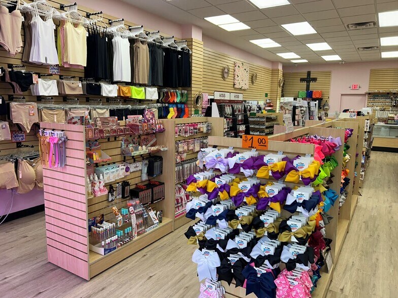 More Photos Of 1023 N University Dr, Nacogdoches Storefront For Lease