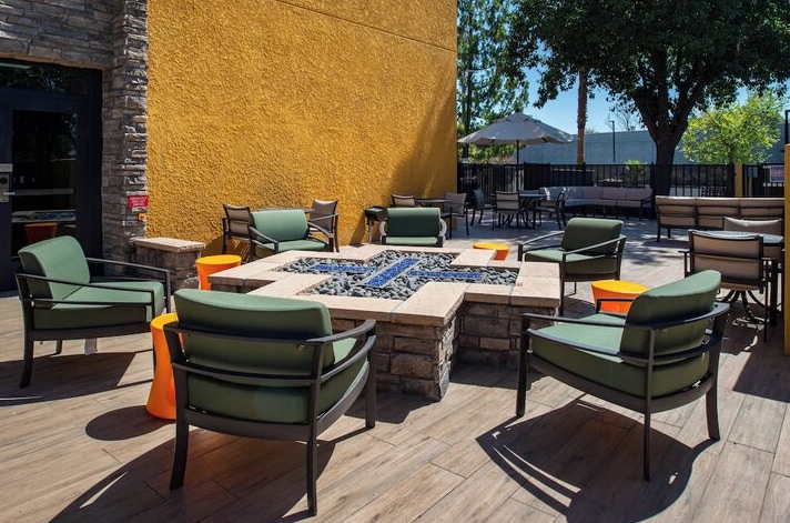 More Photos Of 3540 Rosedale Hwy, Bakersfield Hotel For Sale