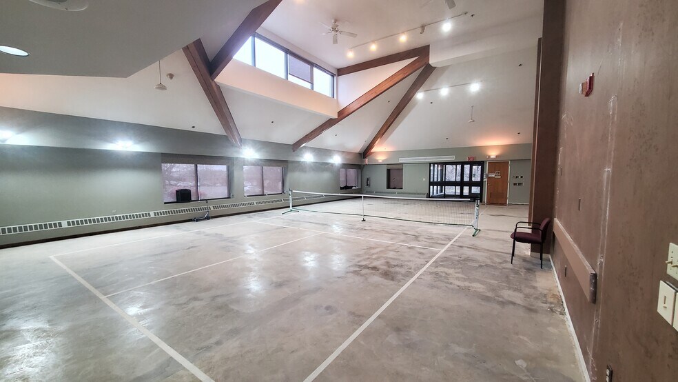 More Photos Of 2210 Dean St, St Charles Medical For Lease