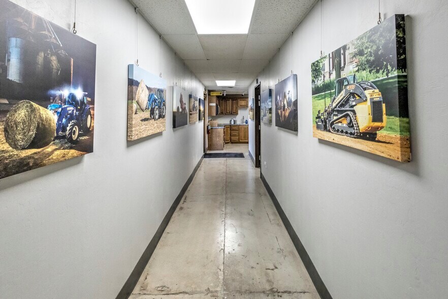 More Photos Of 1909 N Highway 81, Duncan Auto Dealership For Sale