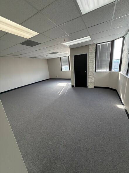 More Photos Of 519 N Cass Ave, Westmont Medical For Lease