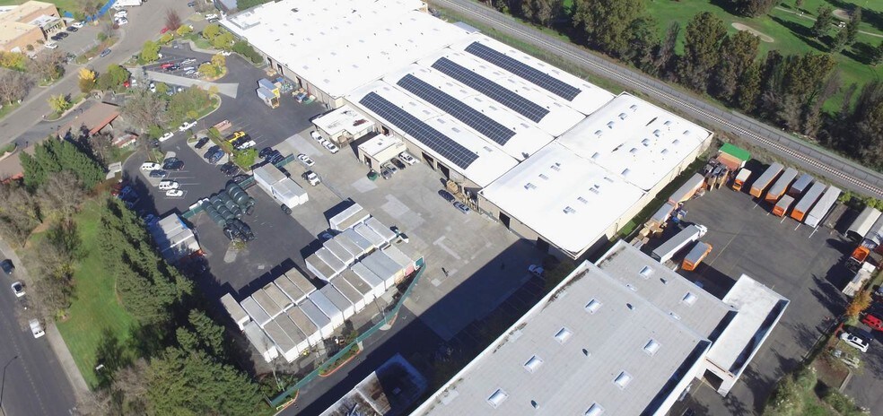 More Photos Of 210 Classic Ct, Rohnert Park Warehouse For Lease