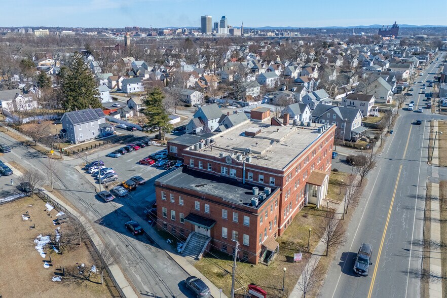 More Photos Of 425 Union St, West Springfield Office For Lease