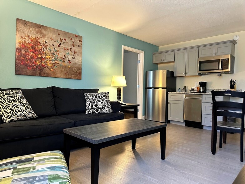 More Photos Of 6205 Ramada Dr, Clemmons Hotel For Sale