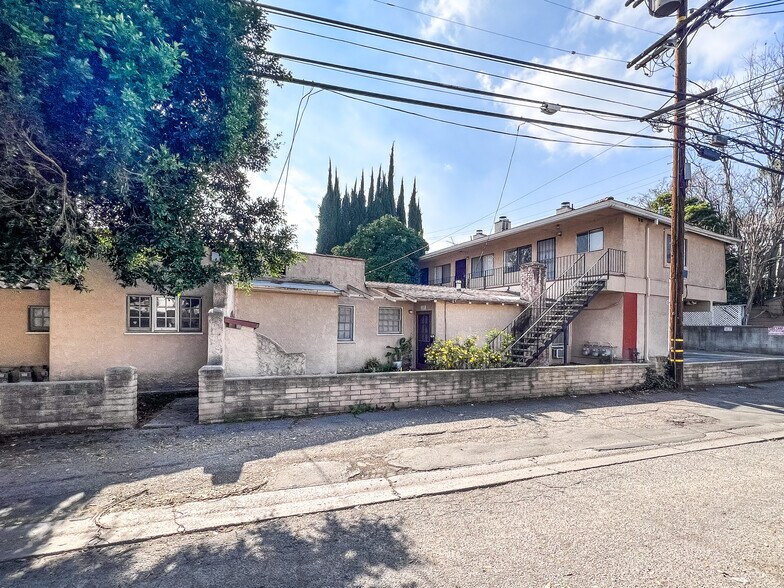More Photos Of 4189 Greenbush Ave, Sherman Oaks Multifamily For Sale