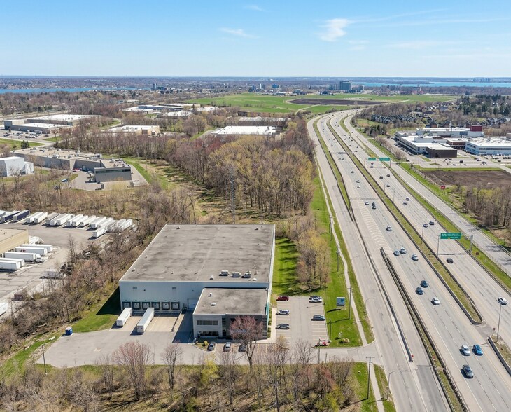 More Photos Of 20700 Rte Transcanadienne, Montréal Warehouse For Sale
