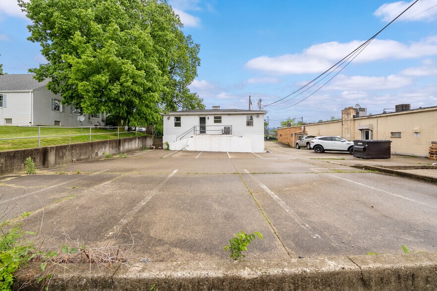 More Photos Of 10 Youell St, Florence Office For Sale